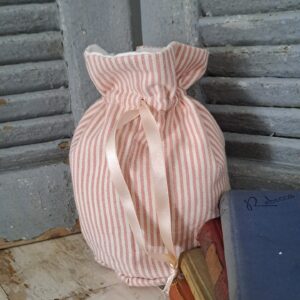 Ruffle top bag